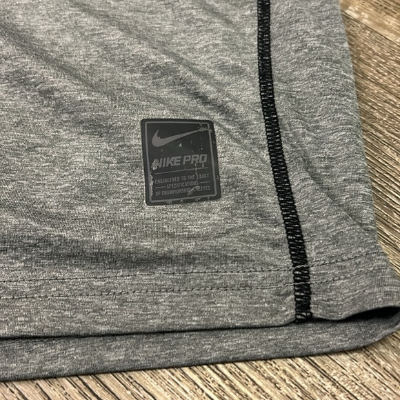 Nike Pro Dri-Fit - Picture 2 of 5
